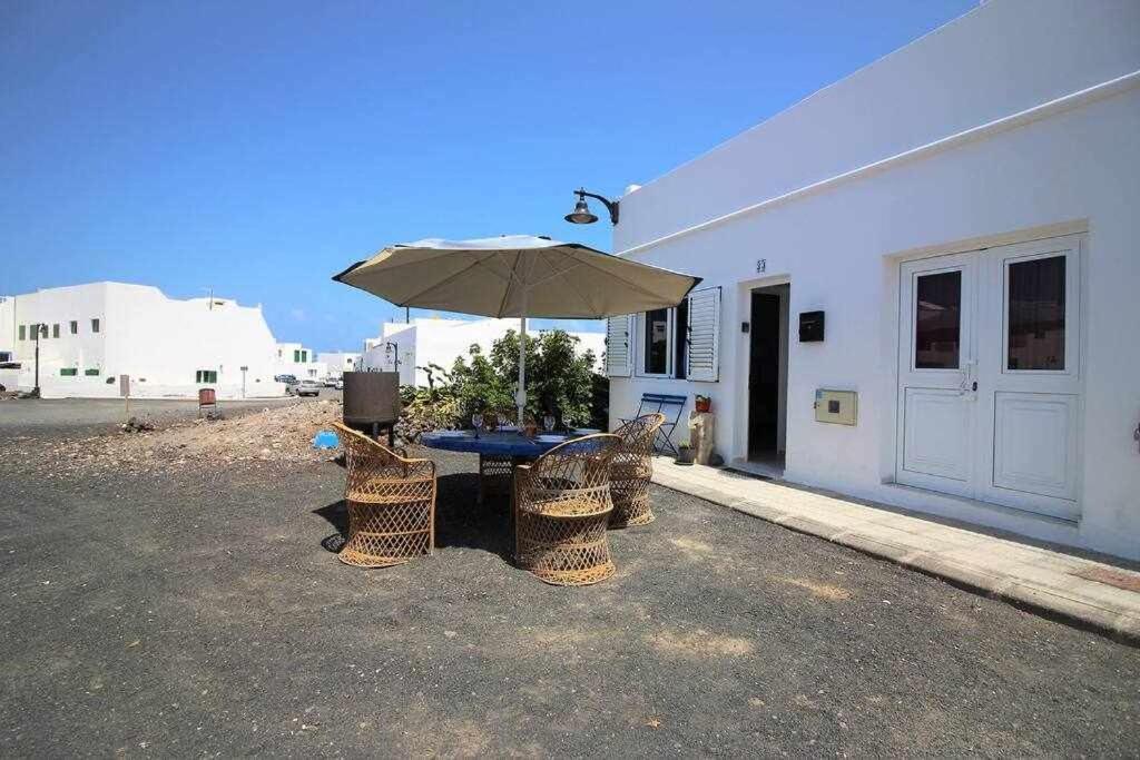 Casa Alejandra Con Terraza Y Barbacoa Villa El Golfo Exterior photo